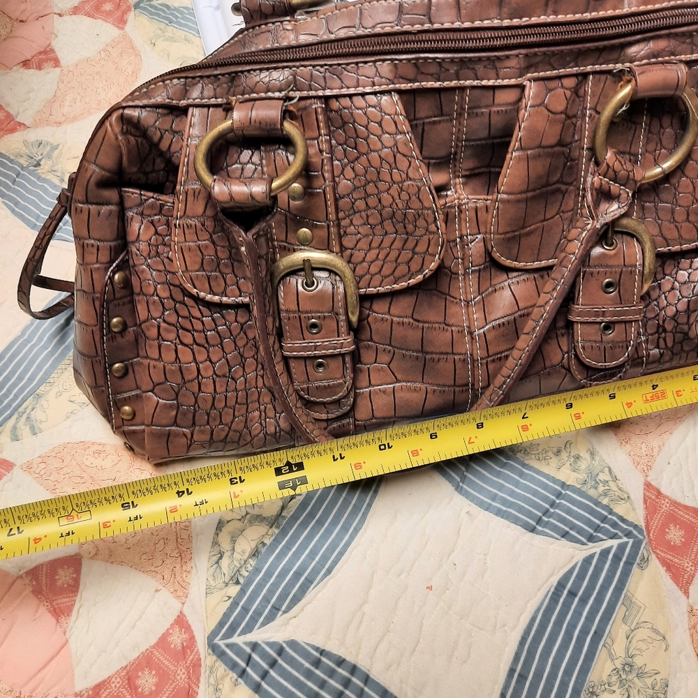 A.N.ANew  Faux Leather/Crocodile embossed Purse GUC - Picture 5 of 12